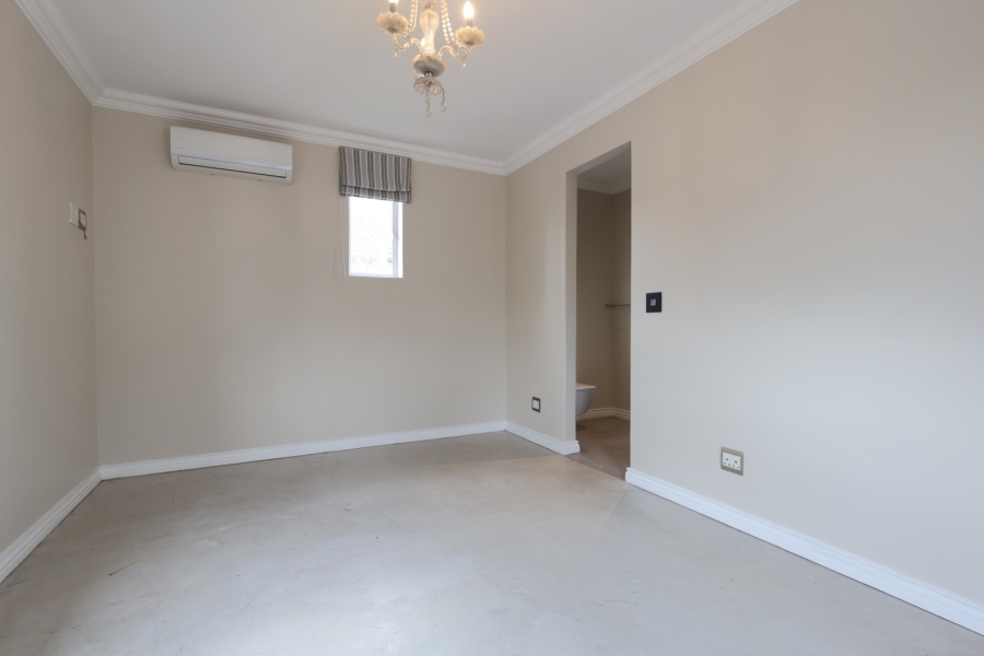 To Let 4 Bedroom Property for Rent in Val De Vie Estate Western Cape